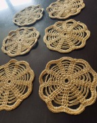 KOMPLET SERWETEK Z LŚNIĄCEGO KORDU RĘCZKA ROBÓTKA