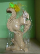 Wiewiórka drewniana na pniu