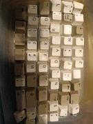 klawisze do Amigi Commdore i do monitora Commdore.