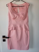 Orsay, Różowa sukienka z baskinką w bardzo dobrym stanie, rozmiar M
