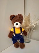 Pluszowy miś uszatek na szydełku handmade Mikołajki naturalna zabawka 