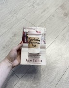 Książka Strictly Between us Jane Fallon po angielsku