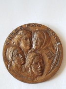 Medal wyemitowany z okazji 50-lecia organizacji  (ACWW)