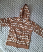 Rozpinana bluza z kapturem chłopięca r. 158 wzór zygzaki karmelowa bawełna