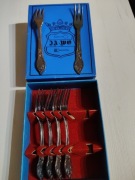 Ja-wo Komplet srebrzonych widelczykow.