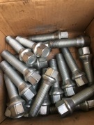 śruby koła stożkowe  25 mm; audi  VOLKSWAGEN    