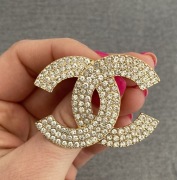 Broszka cyrkonia złota