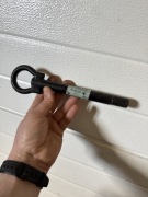 Ucho holownicze wkrętka Renault Dacia