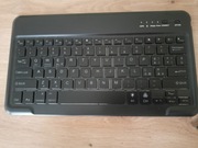 Klawiatura z futerałem na tablety 