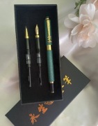 Zestaw prezentowy- Zielone Pióro- Trzy nasadki-  Pudełko 