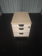 Kontenerek pod biurko Kinnarps Space, 3 szuflady, kolor brzoza