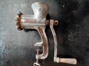 Stara maszynka Alfa do mielenia mięsa