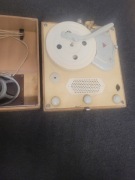 Gramofon, przenośny gramofon walizkowy z lat 60.–70.