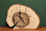 Zegar stojący / plaster drewna / zielony