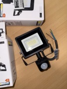 Zestaw Goldlux 2 naświetlacze LED z czujnikiem ruchu