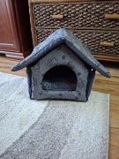 Legowisko - buda dla małego psa 