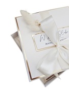 Kartka ślubna w pudełku z suszonymi kwiatami biała złota personalizowana 