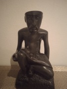 Figurka z hebanu afrykanin 