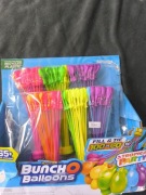 Zestaw 100 balonów na wodę Bunch O Balloons - Tropikalna impreza!