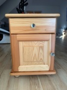 Sosnowa szafka nocna