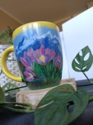 Kubek ręcznie malowany ceramiczny z krajobrazem górskim, 