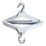 Wieszaki drewniane białe na ubrania