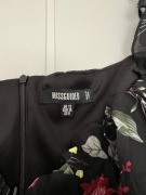 Czarna sukienka w drobne kwiaty z długim rękawem Missguided M 38