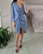 Asos błękitna niebieska satynowa sukienka kopertowa kimono mini 36