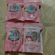 AURA pusheen zestaw musujących  kul do kąpieli  arbuz truskawka 6x50g