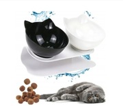 Dwie miseczki dla kota 