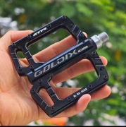 Czarne pedały rowerowe pltformowe, 3 lożyska