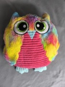 Dekoracyjna poduszka tęczowa sowa