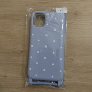 Case iPhone 11 ze sznurkiem