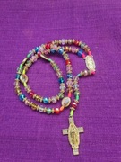 Śliczny kolorowy Różaniec z Gwadelupy.Meksyk.Na każdym łączniku Matka Boska