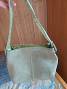 John Lewis zamszowa zielona torebka na ramię skóra naturalna szałwiowa