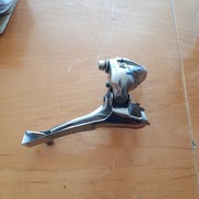 Przednia przerzutka SHIMANO 105 FD-5600 uszkodzona