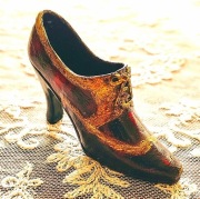 Miniaturowy bordowy but kolekcjonerski retro – rękodzieło, vintage, unikat