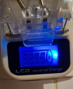 Ładowarka uniwersalna do baterii.