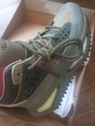 buty adidas X Pharrell Williams kolor khaki