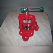 Imadło do rur 2 cale czerwone firmy hazard 