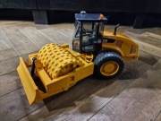 Bruder 02450 duży walec wibracyjny Caterpillar