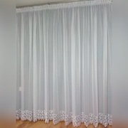 Firana długa gipiurą.