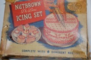 NUTBROWN KOMPLET DO ZDOBIENIA TORTÓW LATA 50-E 