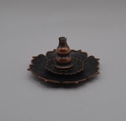 Kadzielnica w kształcie lotosu średnia 2,3x5,2x5,2 cm