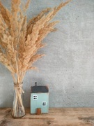 Drewniany domek niebieski dekoracja