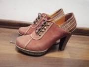 Półbuty skóra wiązane botki na obcasie słupku