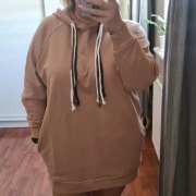 Bluza z kaptutem ozdobne troczki