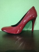 ELEGANCKIE CZERWONE SZPILKI VENEZIA Z LAKIEROWANEJ SKÓRY NATURALNEJ ROZM 40