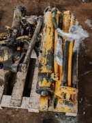 Hanomag 55c Siłownik(siłowniki-kolumna)