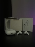 AirPods 4 z funkcją ANC 